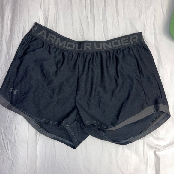 Black under armor shorts - Picture 1 of 1